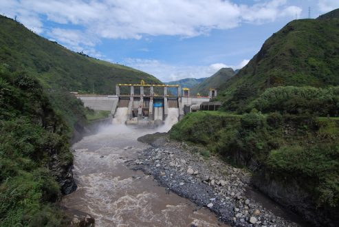 Hydroelectric dam in Baños, Ecuador. Photo by Eric Chan/Flickr.