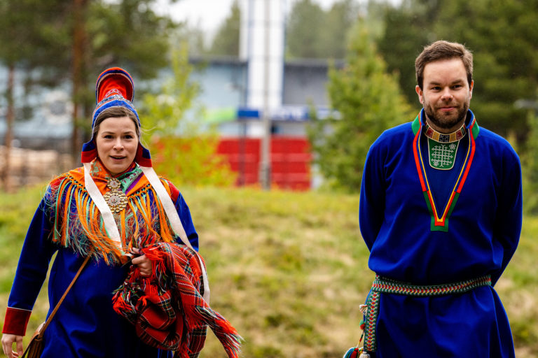 Celebration of the 2020-2023 election period of the Sámi assemblies in 17 June 2022. Image by Kevin J. Francett / Kajastus Creative / Sámediggi Saamelaiskäräjät (the Sámi Parliament) via Flickr (CC BY-NC-SA 2.0).