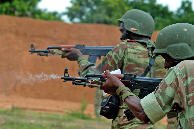 Beninese Army soldiers taking part in live fire exercise. But by the end of 2021, a series of attacks on soldiers by militants raised the specter of a long-feared spillover of insurgent violence into northern Benin. Image by Jad Sleiman, U.S. Marine Corps via Wikimedia Commons.
