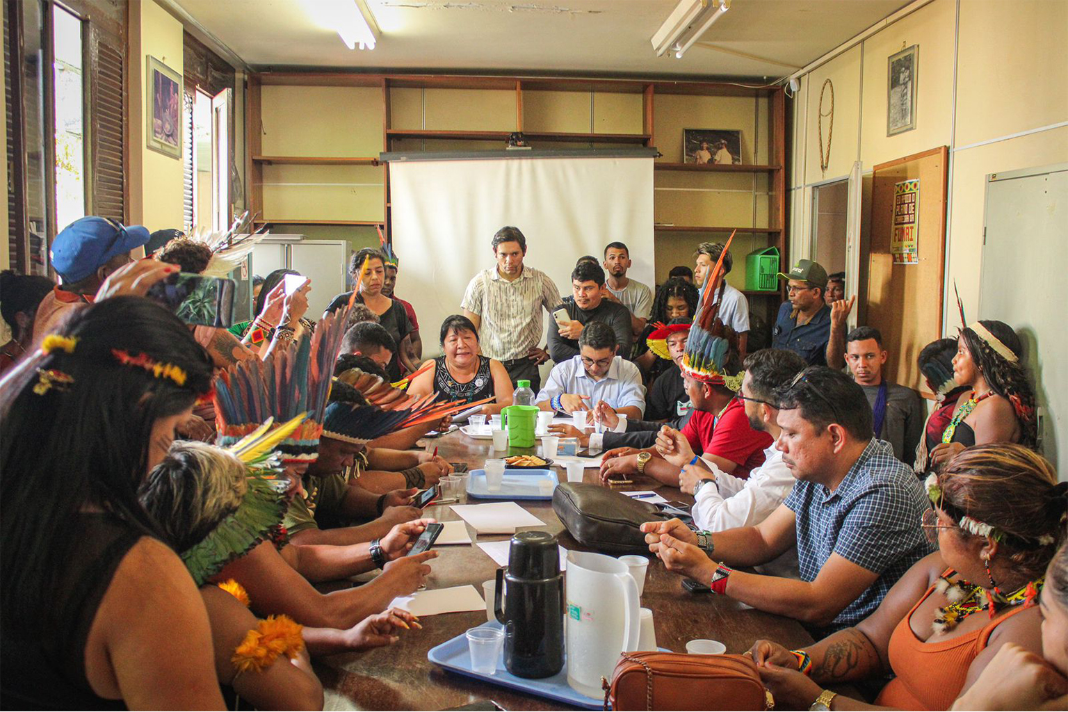 The president of the National Foundation for Indigenous Peoples (Funai), Joenia Wapichana, met with Indigenous Tembé on Aug. 8 in Belém. Image courtesy of Lohana Chaves/Funai.