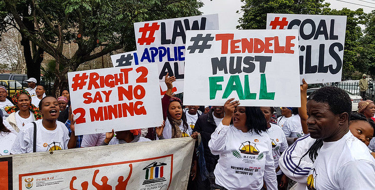 Protest against Tendele, 2018. Image by Rob Symon via Flickr (CC BY-NC-ND 2.0)