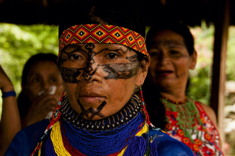Portrait of Sarayaku Warmikuna, member of Mujeres Amazónicas (Amazonian Women). The women of the community were the first to be part of the collective known as Amazonian Women. Image courtesy of Esteffany Bravo.
